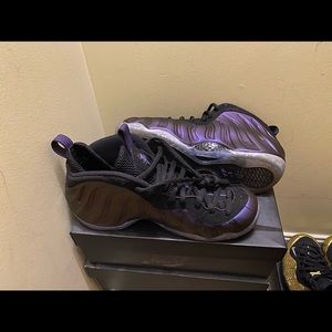 Nike air foamposite one eggplant, size 10,
